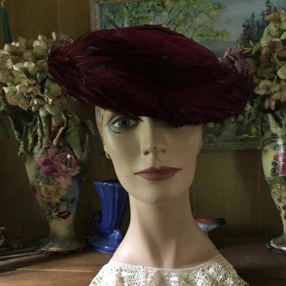 1920’s Cherry Red Wine Merlot Feather Hat. - Picture 7 of 8